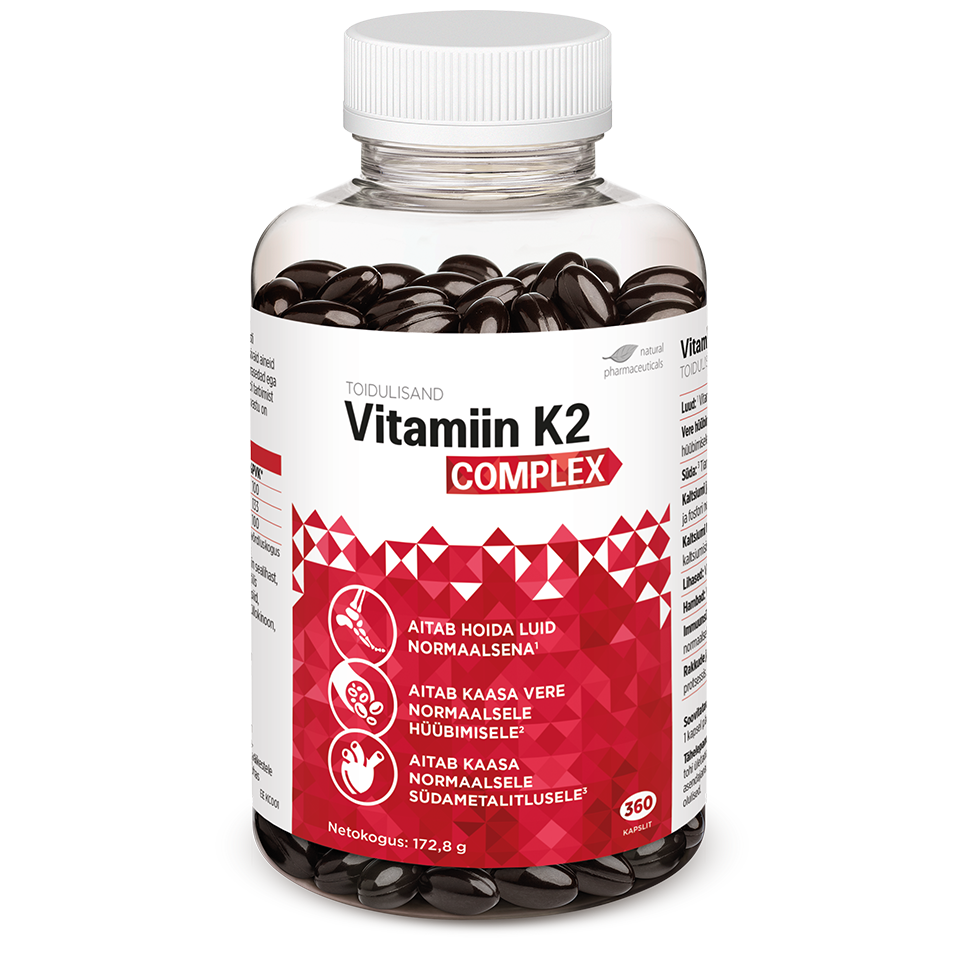 Natural Pharmaceuticals Vitamiin K2 Complex Toidulisandi pudel kirjaga „Vitamiin K2 Complex”. Etikettil on punane-valge geomeetriline muster ja kolm ikooni, mis sümboliseerivad toote eeliseid: toetab luude tervist, osaleb vere hüübimises ja südame normaalse töös. Allosas on teave toote sisalduse kohta – 360 kapslit (netomass: 172,8 g).